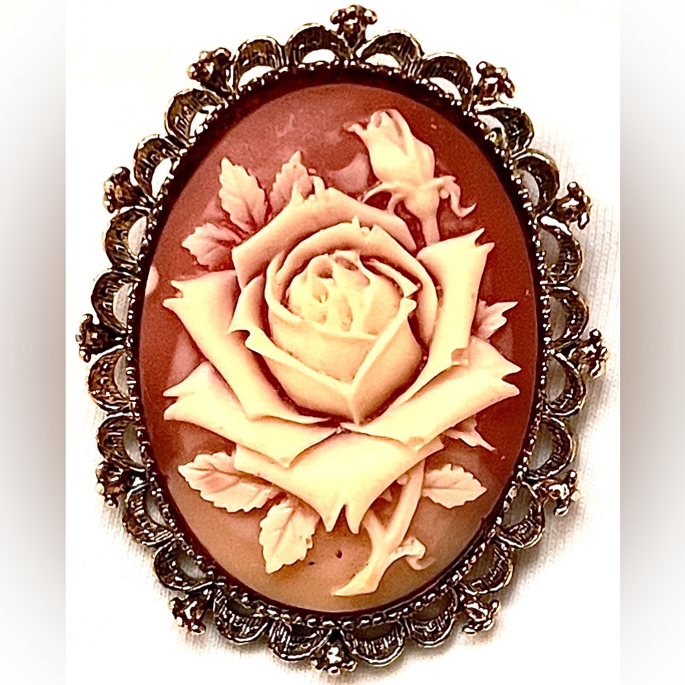 Vintage Signed Gerry’s Resin Rose Cameo Brooch Pendant Gold Tone Oval 2”